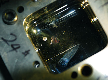 <a href='http://m.hnjtsg.cn/product/3.htm' class='text_a'>模具激光焊機</a>修復鏡面模具效果